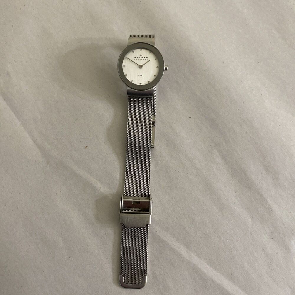 Skagen Denmark 358SSSD Women’s Quartz Mesh Watch Silver Dial, New Battery Runs